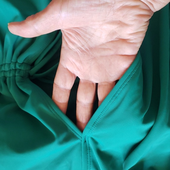 NWT Daci Swimsuit Ruched Front Full Lining Built in Cups Green Womens 18 W - Picture 8 of 16